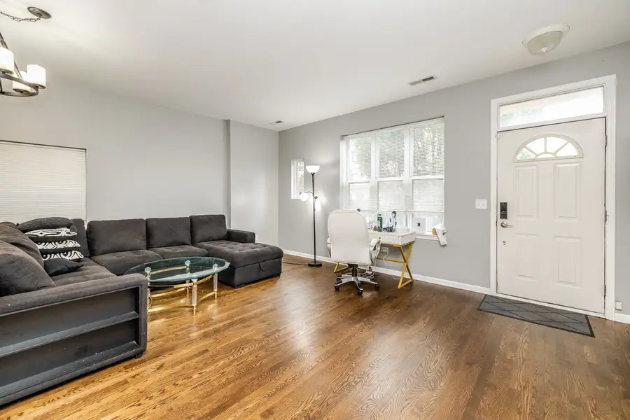 811 S Kedzie Avenue, Chicago, IL 60612 - #3