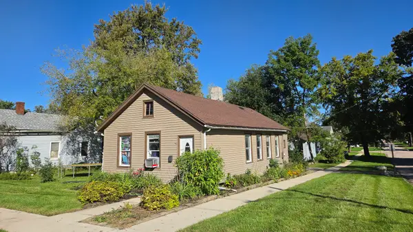 301 W Blackman Street, Harvard, IL 60033