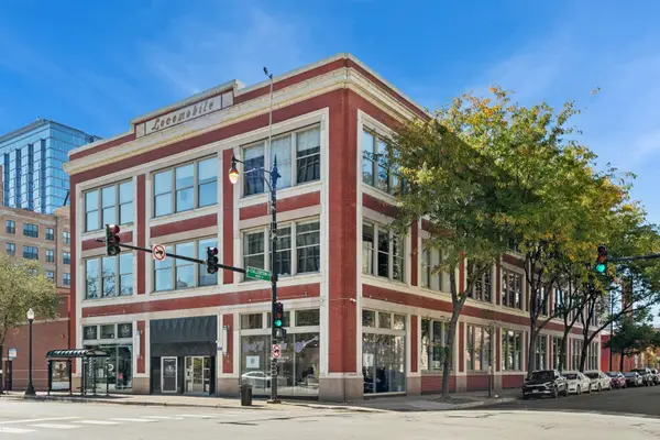 2000 S Michigan Avenue #304, Chicago, IL 60616