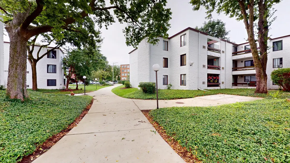 334 W Miner Street #3B, Arlington Heights, IL 60005 - #1