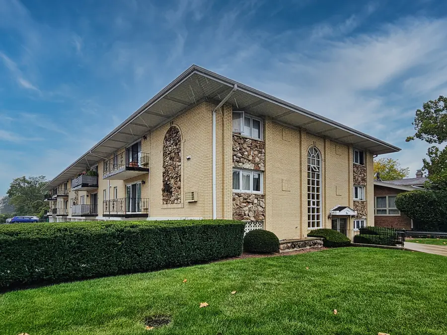 2 N Dee Road #203, Park Ridge, IL 60068 - #3