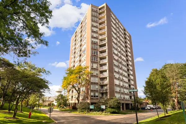3925 Triumvera Drive #12E, Glenview, IL 60025