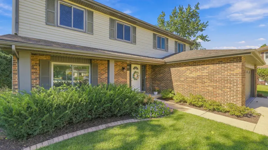 7 Pheasant Court, Woodridge, IL 60517 - #2