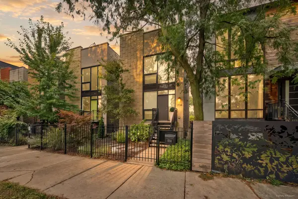 1734 N Humboldt Boulevard, Chicago, IL 60647