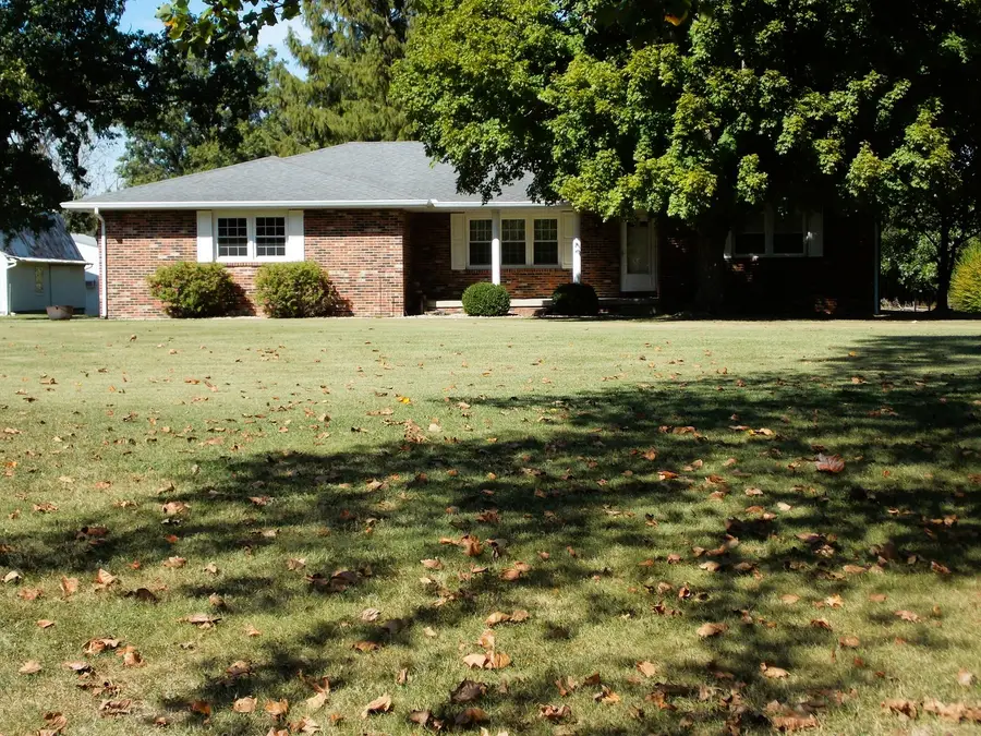 1747 State Route 161 Highway, Centralia, IL 62801 - #2