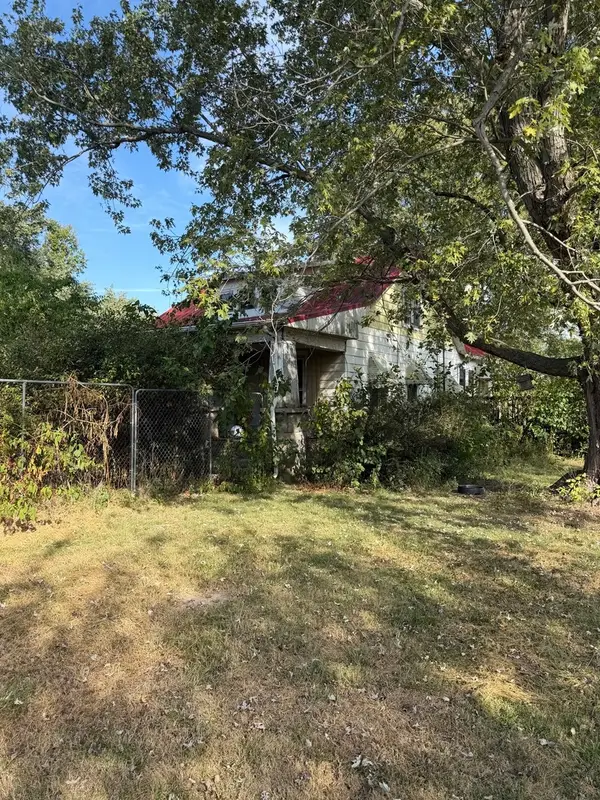 8141 E Tamaroa Road, Tamaroa, IL 62888