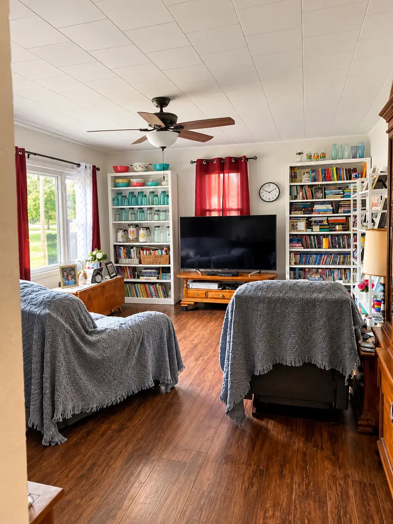 203 E Brown Street, Pinckneyville, IL 62274 - #2