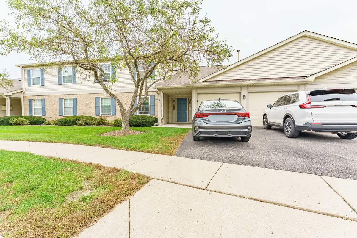 1011 Sommerset Court #C, Elgin, IL 60120 - #1