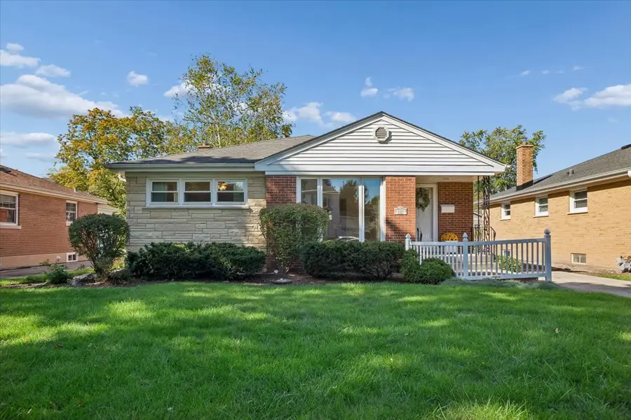 824 N Vail Avenue, Arlington Heights, IL 60004 - #2
