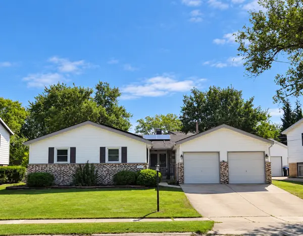 9149 S 89th Avenue, Hickory Hills, IL 60457