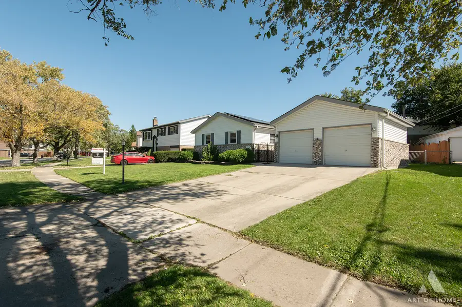 9149 S 89th Avenue, Hickory Hills, IL 60457 - #2