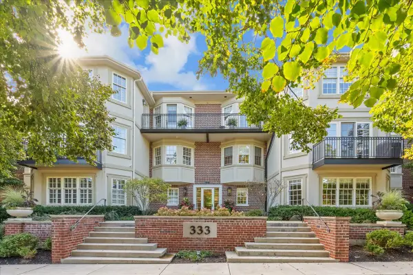 333 E Westminster Road #2B, Lake Forest, IL 60045