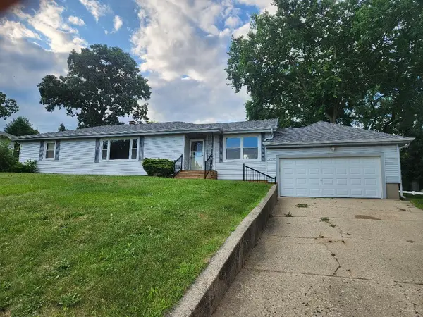 914 Oakleaf Avenue, McHenry, IL 60051