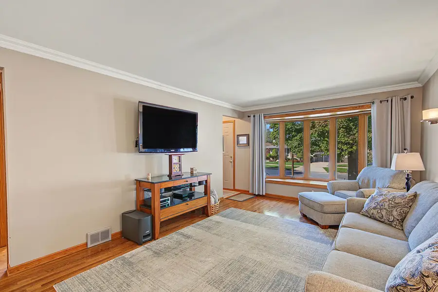 11629 S Avenue J, Chicago, IL 60617 - #3
