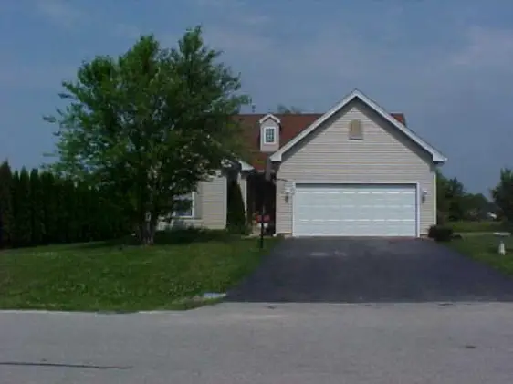 104 Gables Drive Sw, Poplar Grove, IL 61065 - #2