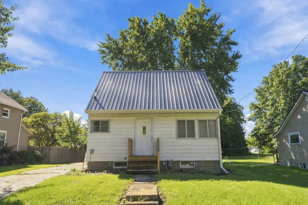 303 W Main Street, Atkinson, IL 61235 - #1