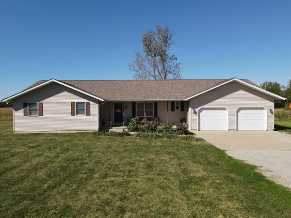 949 County Road 1200e, Toledo, IL 62468