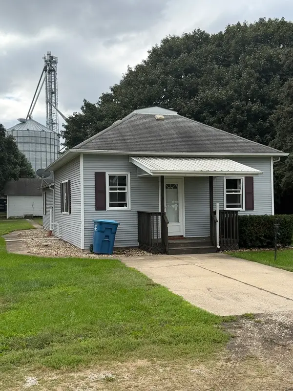 114 W 3rd Street, Mineral, IL 61344