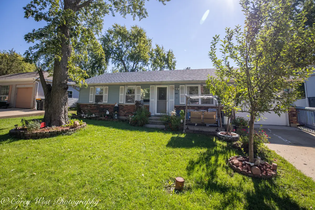806 N Stowell Avenue, Streamwood, IL 60107 - #1