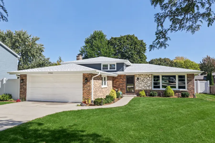 7701 Florence Avenue, Darien, IL 60561 - #2