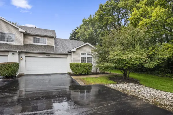 1729 Waterford Road, North Aurora, IL 60542