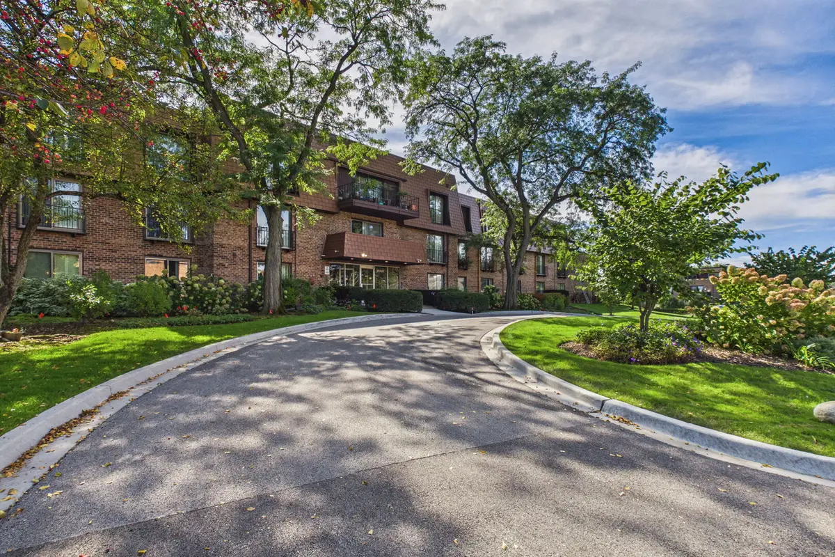 3900 Dundee Road #305, Northbrook, IL 60062 - #1