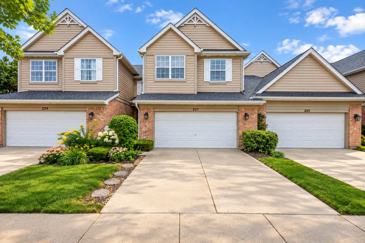 227 Wimbledon Place, Bloomingdale, IL 60108 - #1