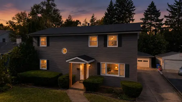829 E Evergreen Street, Wheaton, IL 60187