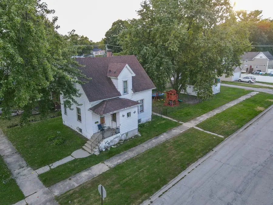 1203 S 4th Avenue, Kankakee, IL 60901 - #3