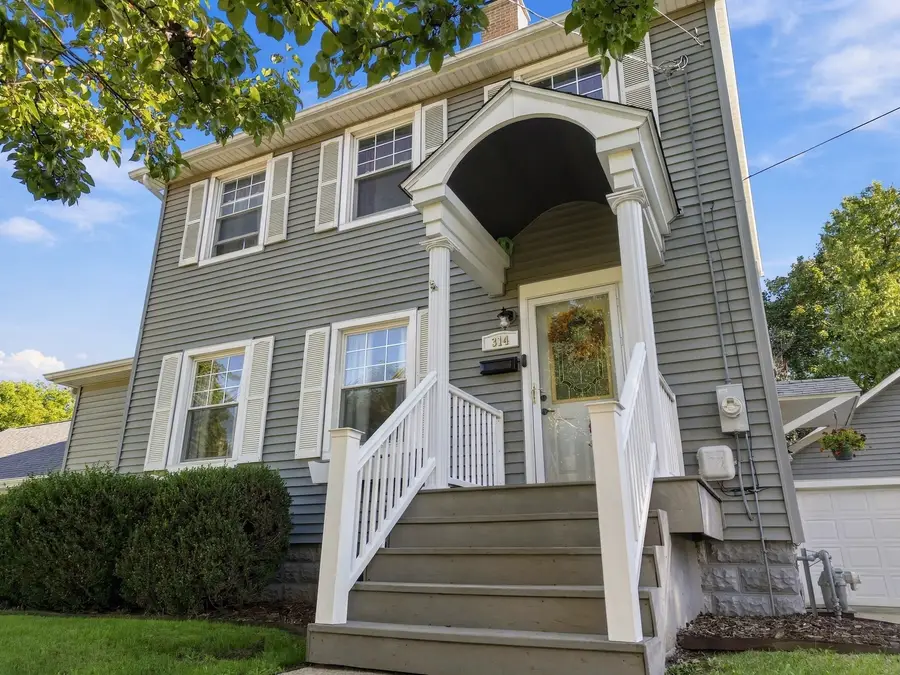 314 E Morgan Street, Dixon, IL 61021 - #3