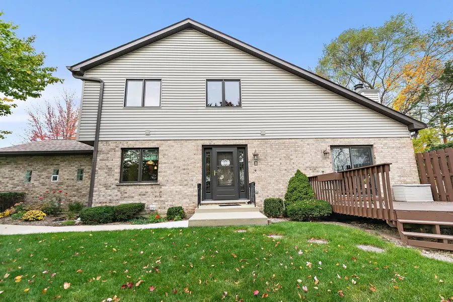2121 N Juniper Lane, Arlington Heights, IL 60004 - #2