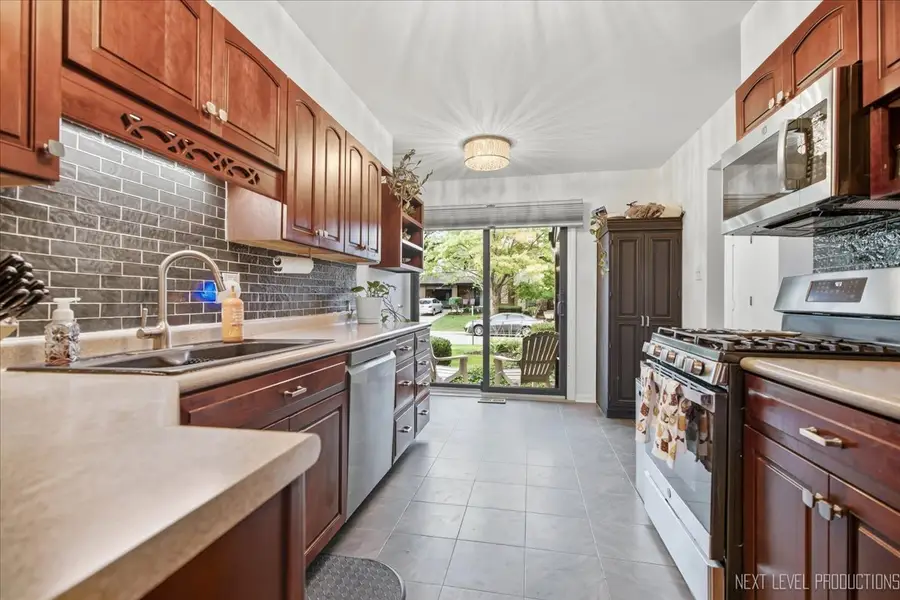 1251 Croydon Court, Wheaton, IL 60189 - #3