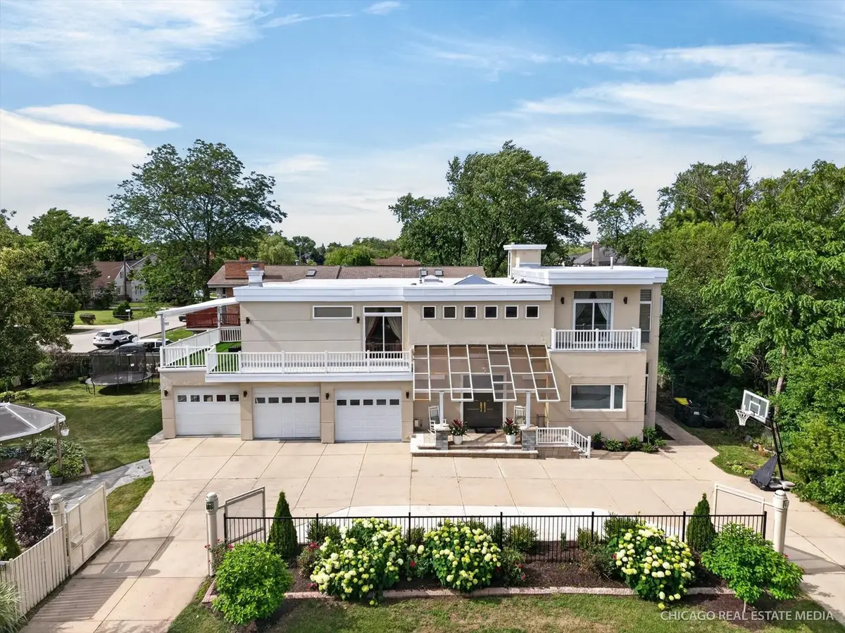 8650 W Davis Street, Des Plaines, IL 60016 - #1