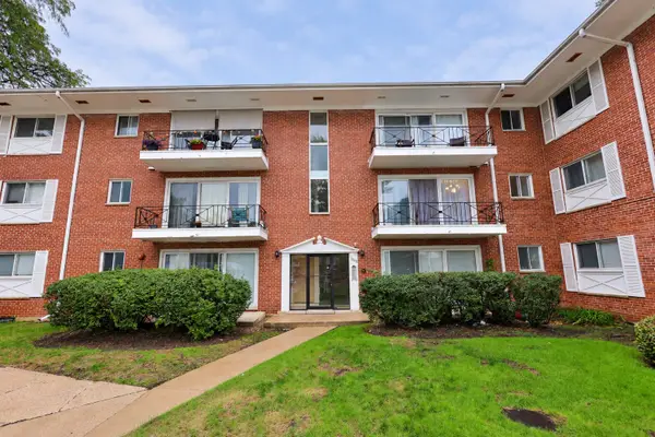 10113 Old Orchard Court #103, Skokie, IL 60076