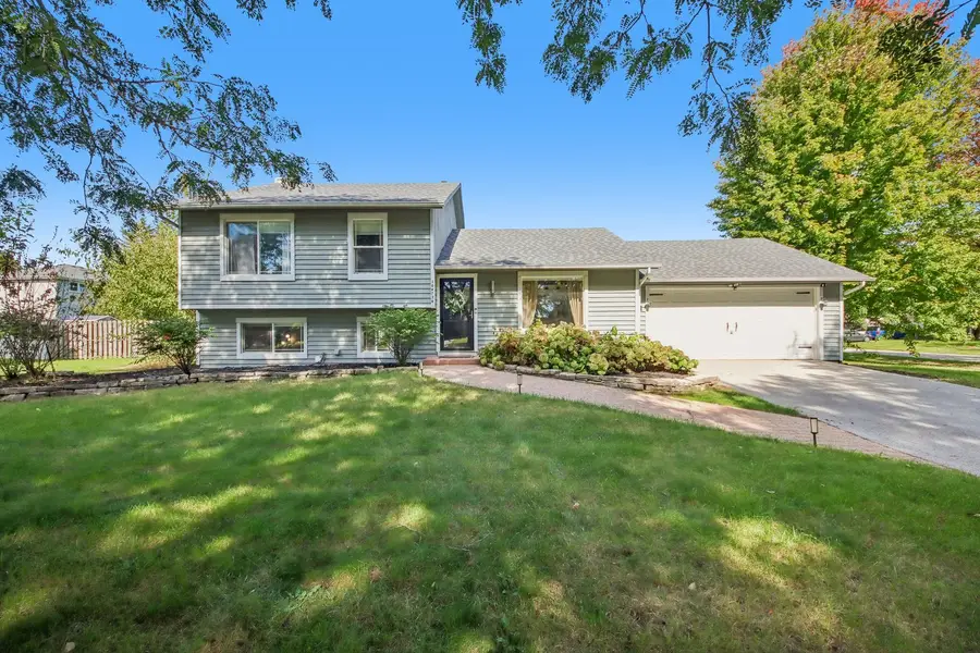 30W736 Whispering Winds Drive, Naperville, IL 60563 - #2