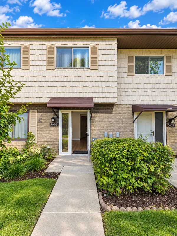 540 W Lodge Trail #G, Wheeling, IL 60090