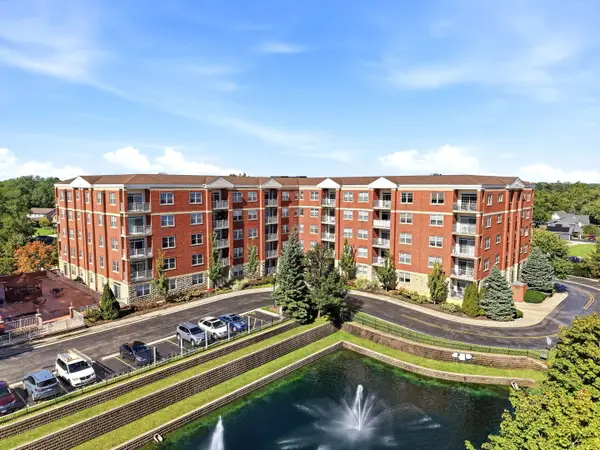 1 Itasca Place #214, Itasca, IL 60143