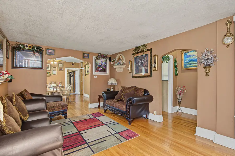 10414 S Ewing Avenue, Chicago, IL 60617 - #3