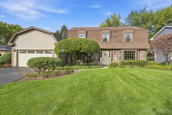 18 N Andover Lane, Geneva, IL 60134
