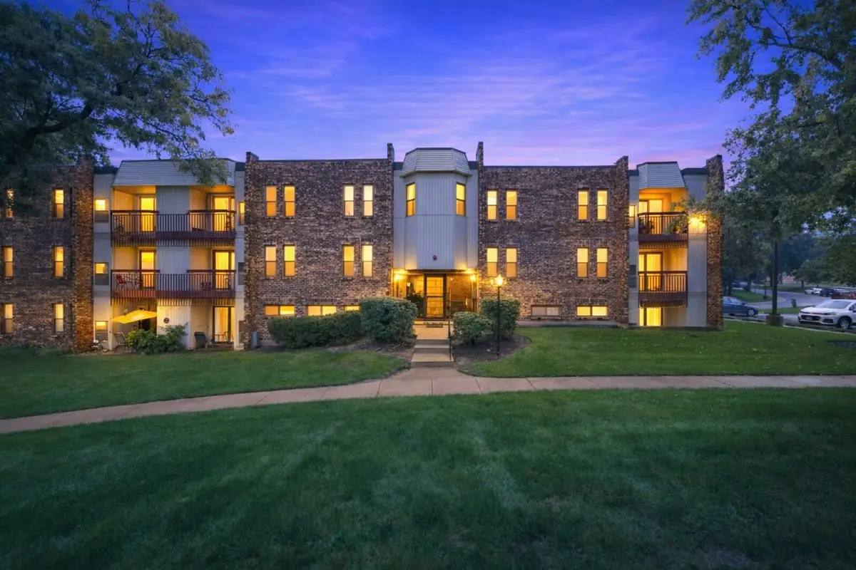 2214 Country Club Drive #21A, Woodridge, IL 60517 - #1