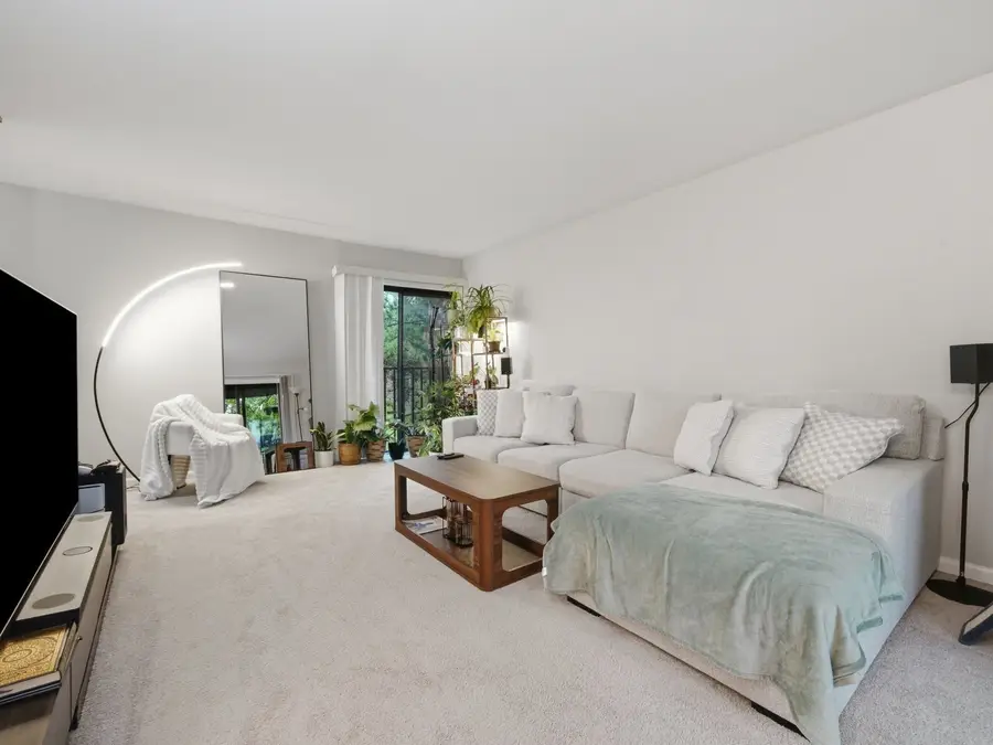 2214 Country Club Drive #21A, Woodridge, IL 60517 - #3
