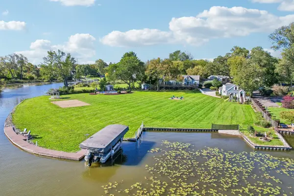 26137 W Stanton Bay Road, Ingleside, IL 60041