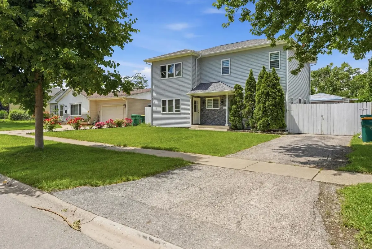 290 E Norman Lane, Wheeling, IL 60090 - #1
