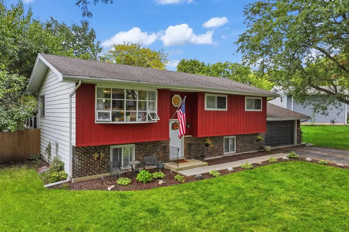 480 Charles Court, South Elgin, IL 60177 - #1