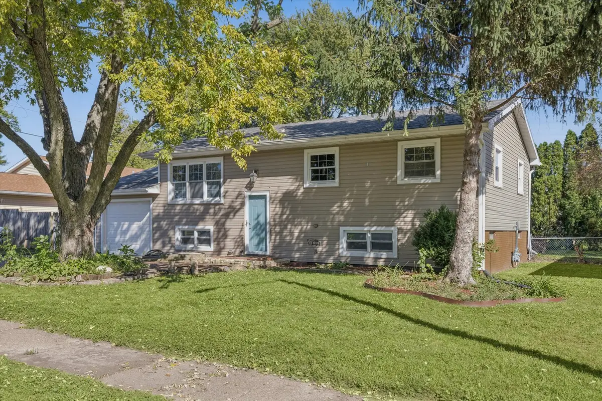 507 S 3rd Street, Eldridge, IA 52748 - #1
