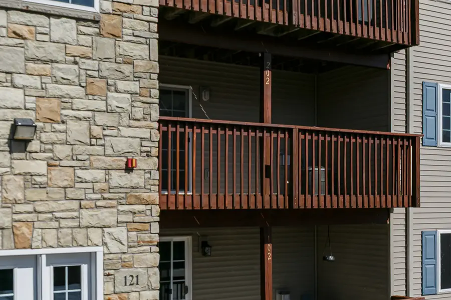 121 E Price Street #202, Eldridge, IA 52748 - #3