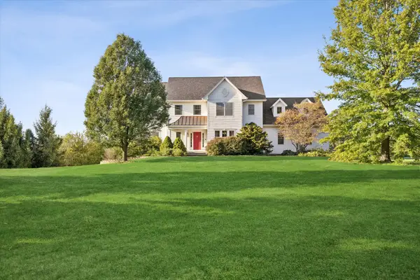 8702 Mason Hill Road, Woodstock, IL 60098
