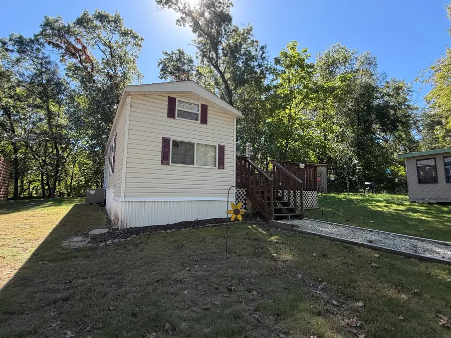 27-18 Woodhaven Lakes, Sublette, IL 61367 - #2