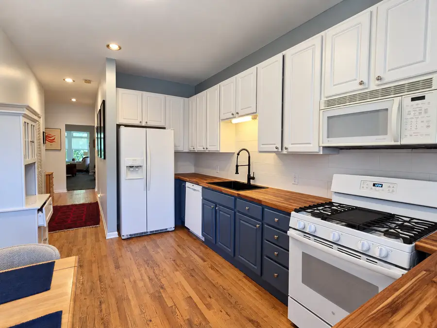 4738 N Magnolia Avenue #2, Chicago, IL 60640 - #3