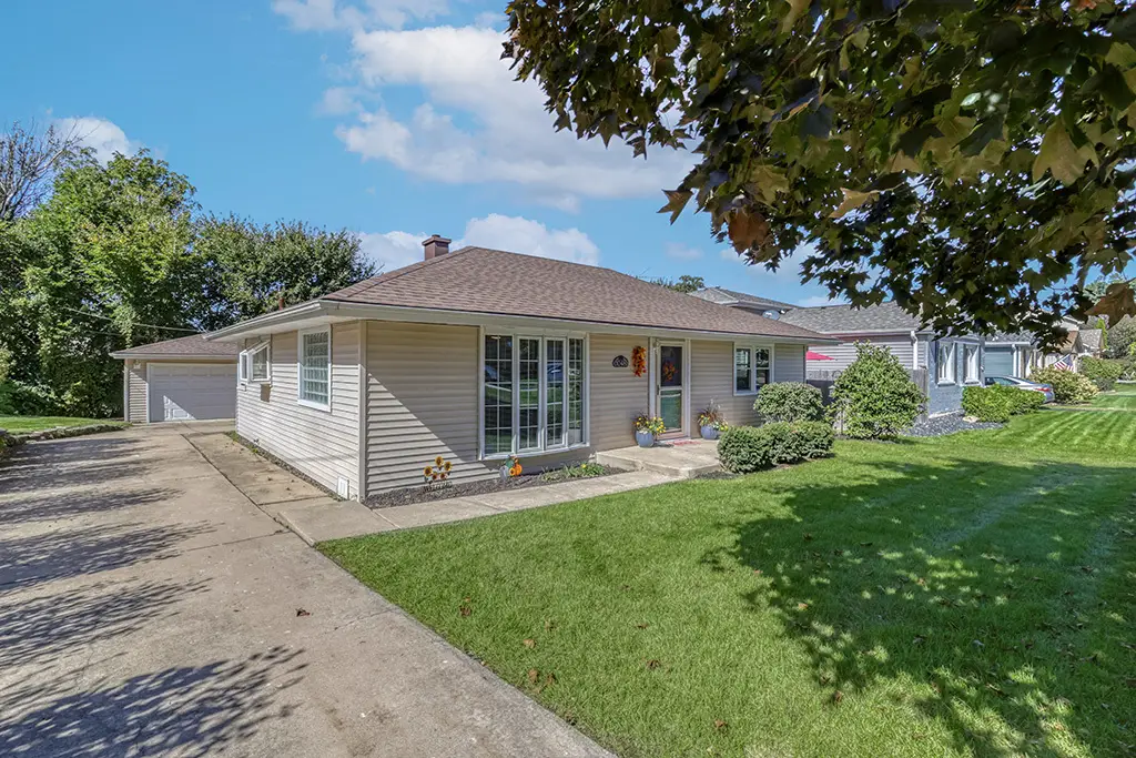 1048 Hermes Avenue, Lemont, IL 60439 - #1